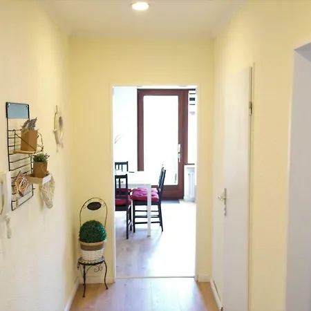 Gemuetliche-Ferienwohnung-Mit-Zentraler-Lage-Terrasse-Und-Strandkorb * 吕贝克