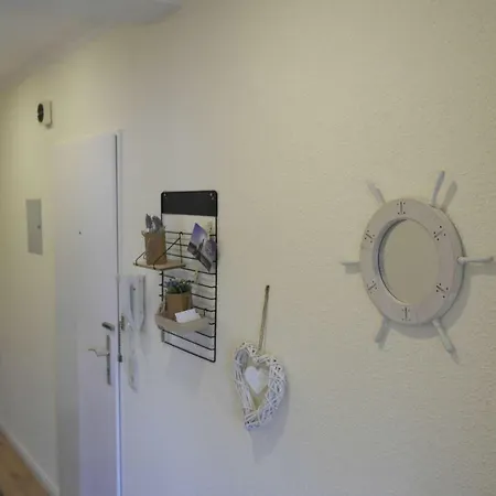 Gemuetliche-Ferienwohnung-Mit-Zentraler-Lage-Terrasse-Und-Strandkorb 公寓