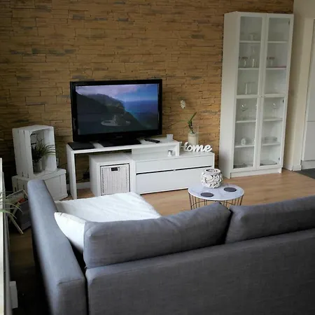 Gemuetliche-Ferienwohnung-Mit-Zentraler-Lage-Terrasse-Und-Strandkorb * 吕贝克